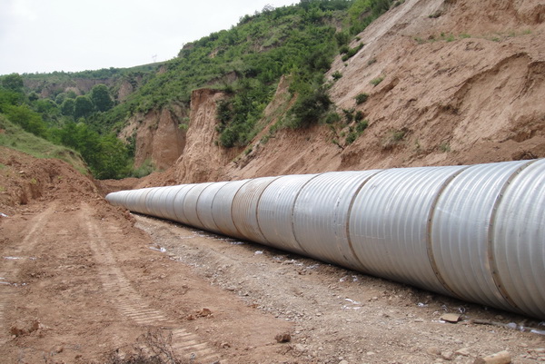 拼裝波紋涵管.jpg 拼裝波紋涵管.jpg