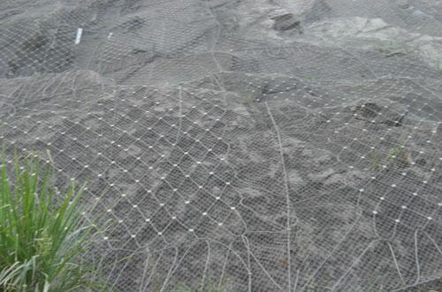 邊坡防護(hù)網(wǎng).jpg 邊坡防護(hù)網(wǎng).jpg