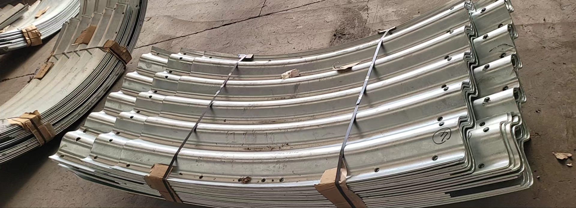 鋼波紋涵管.jpg 鋼波紋涵管.jpg